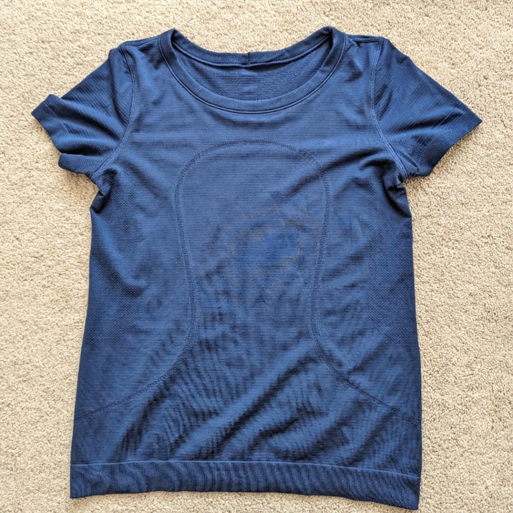 Lululemon relaxed fit swiftly